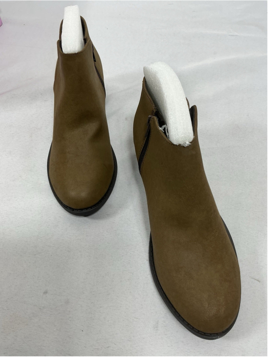 Soda Shoes - Womans New In Box Soda Massen Ankle Boots Size 6 Chocolate Color